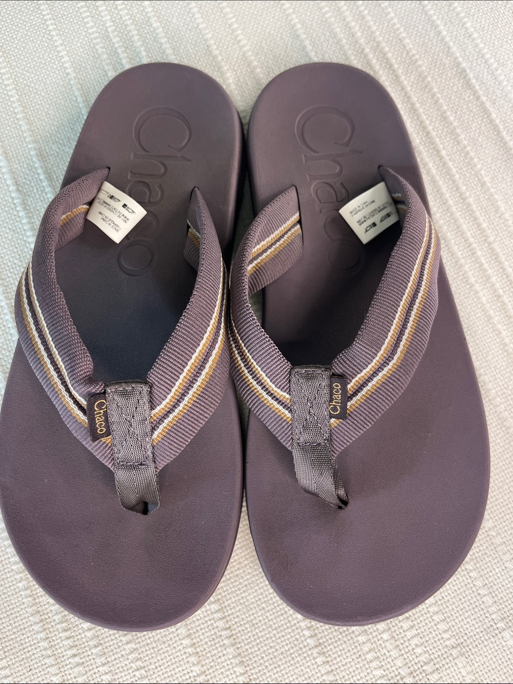 Chaco Brown flip-flop sandals tan/white-Striped Webbing,sz 7, great arch support